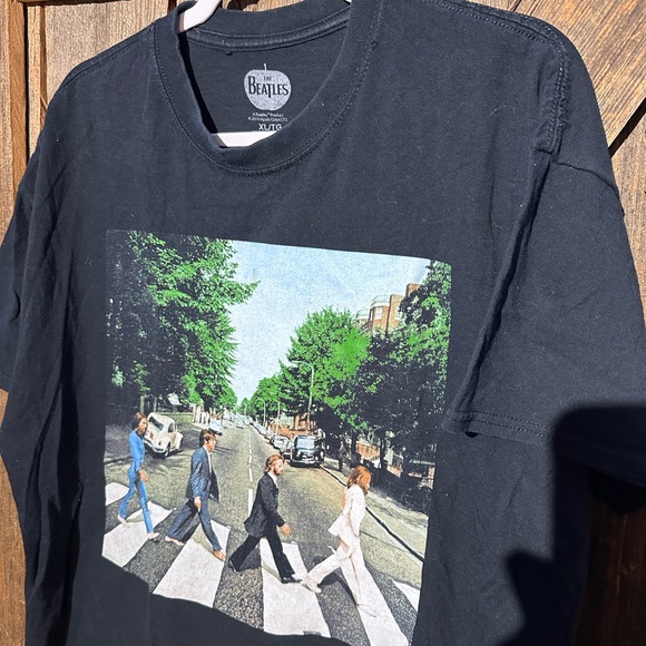 The Beatles Abbey Road Graphic Tee, XL (Unisex) - Picture 2 of 2